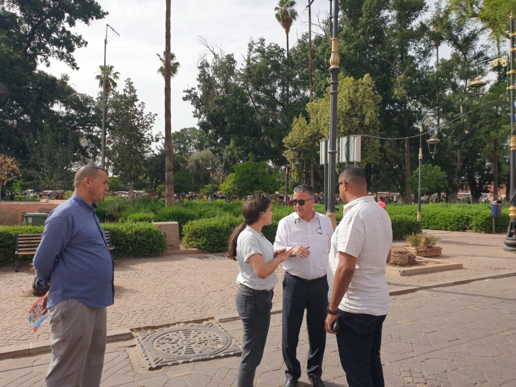 المجلس الجماعي لمراكش يراهن على خبرة “حاضرة الأنوار” لتأهيل الانارة العمومية بساحة جامع الفنا