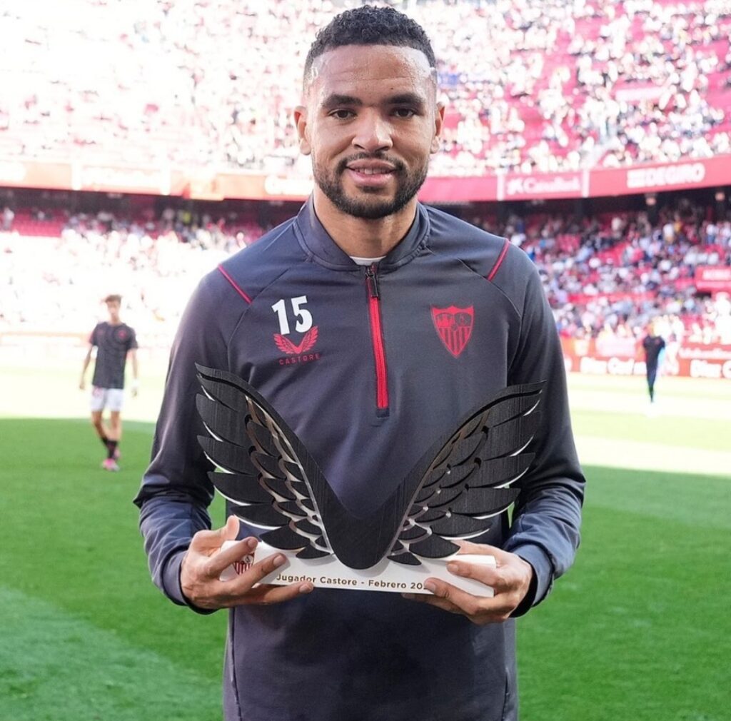 يوسف النصيري يواصل تألقه ويفوز بجائزة أفضل لاعب في فريق إشبيلية لشهر أبريل