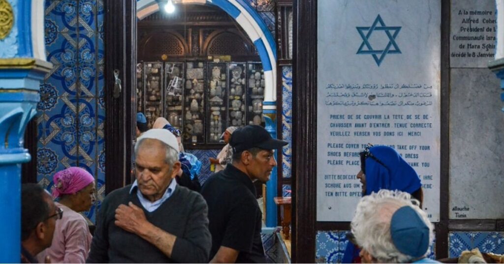 تونس .. أربعة قتلى وتسعة جرحى في هجوم على كنيس يهودي في جربة والقضاء على المنفذ