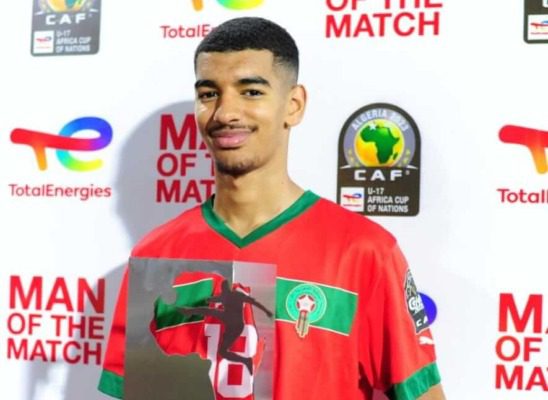 زكرياء الوزان احسن لاعب في لقاء المنتخب الوطني لاقل من 17 سنة ونظيره الجزائري