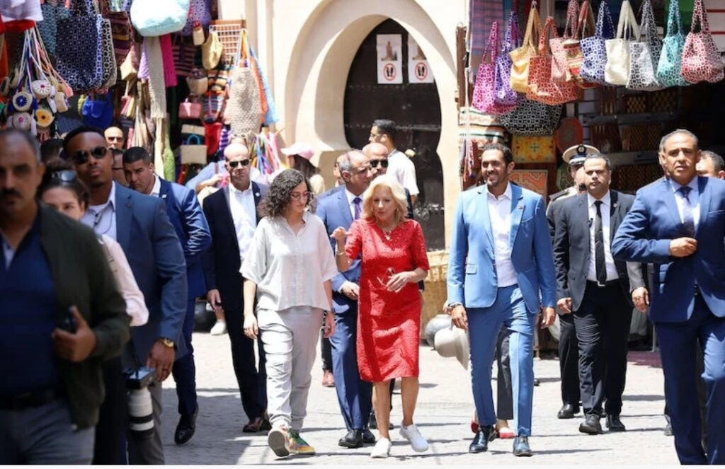 زوجة الرئيس الامريكي تتجول بالمدينة العتيقة لمراكش
