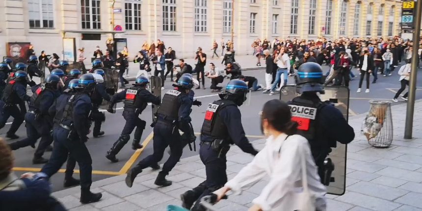 فرنسا تخطط لمعاقبة أسر الشبان المشاركين في التظاهرات