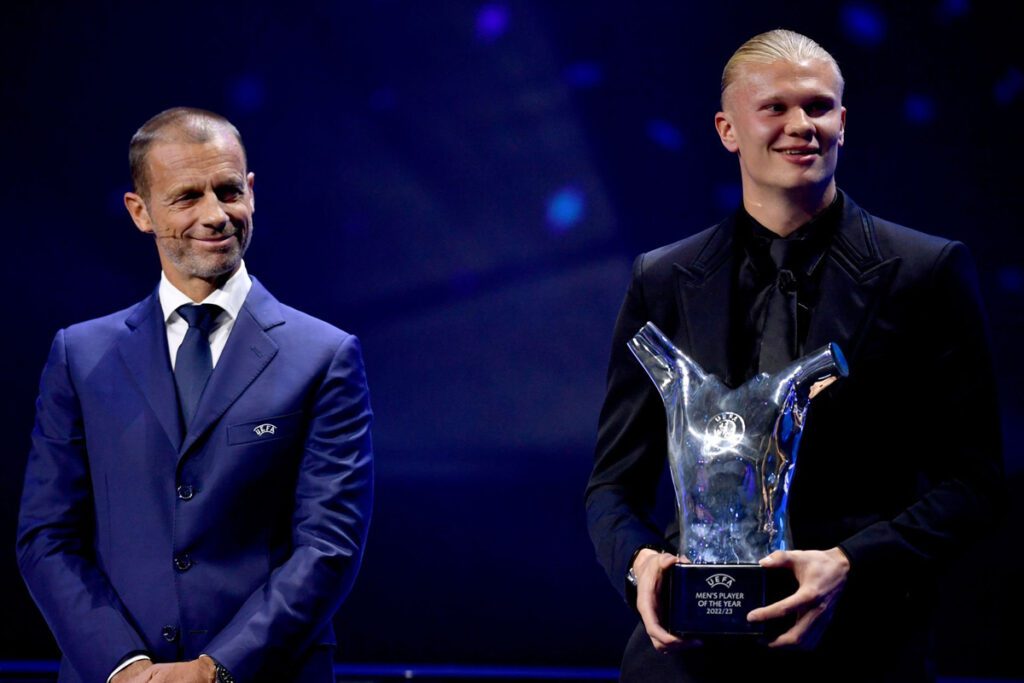 هالاند يتوج بجائزة أفضل لاعب في أوروبا متفوقا على ميسي