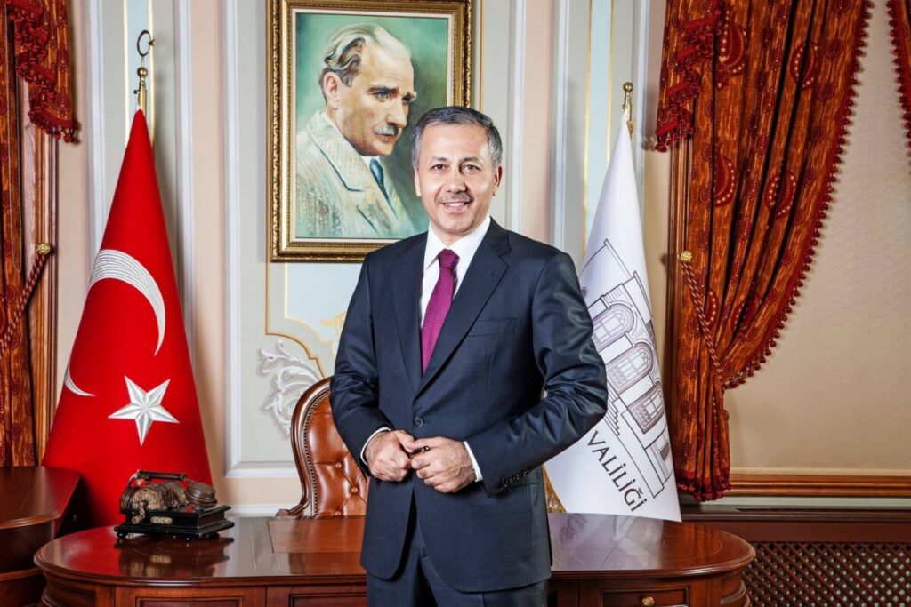 وزير الداخلية التركي يكشف تفاصيل ترحيل مهاجرين مغربيين إلى سوريا