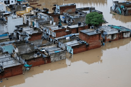 أكثر من ألفي قتيل جراء الفيضانات في الهند