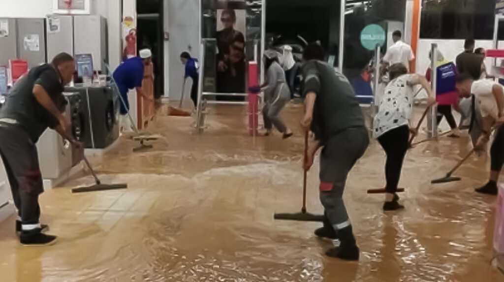 مطار وجدة – أنجاد يوضح بخصوص الاضطراب في الرحلات الجوية جراء التساقطات المطرية