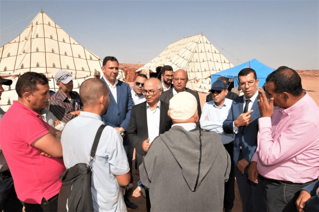 الوزير بنموسي يتفقد النماذج الأولية للحجرات الدراسية بجبال الحوز