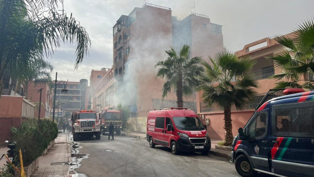 بالفيديو .. اندلاع حريق خطير بعمارة سكنية بمراكش