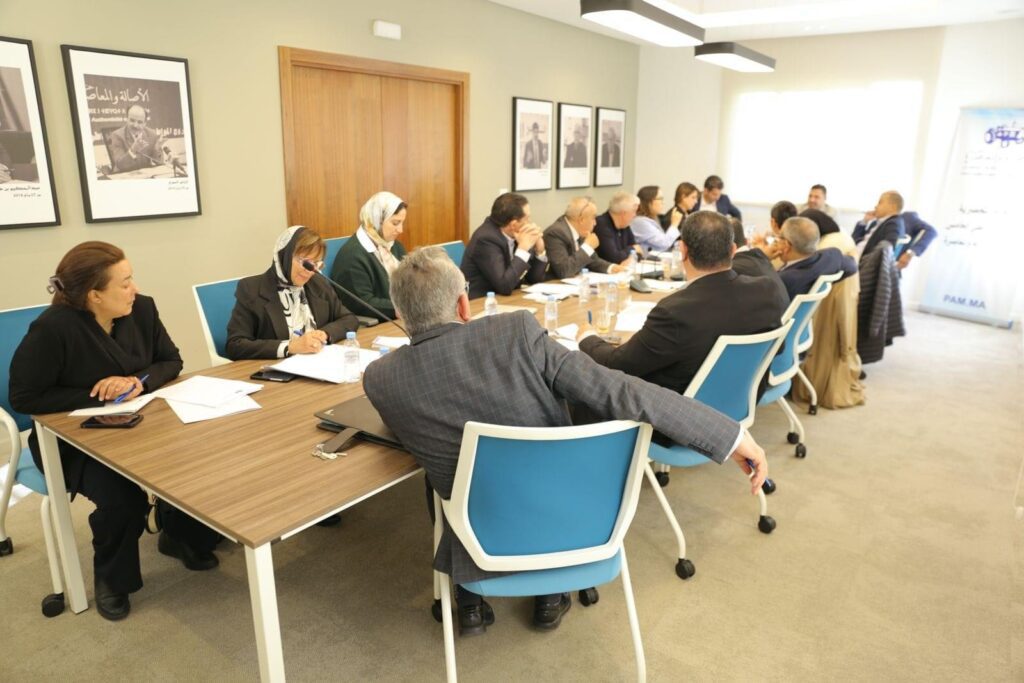 بحضور محمد نكيل .. لجنة الشؤون القانونية والتنظيمية لحزب “البام” تعقد اجتماعا لتدارس مشروع القانون الأساسي