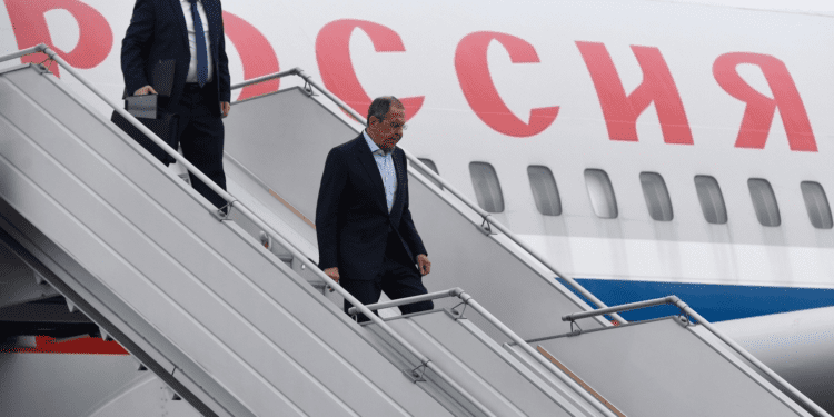 وزير الخارجية الروسي سيرغي لافروف يصل إلى مراكش لحضور منتدى التعاون الروسي العربي