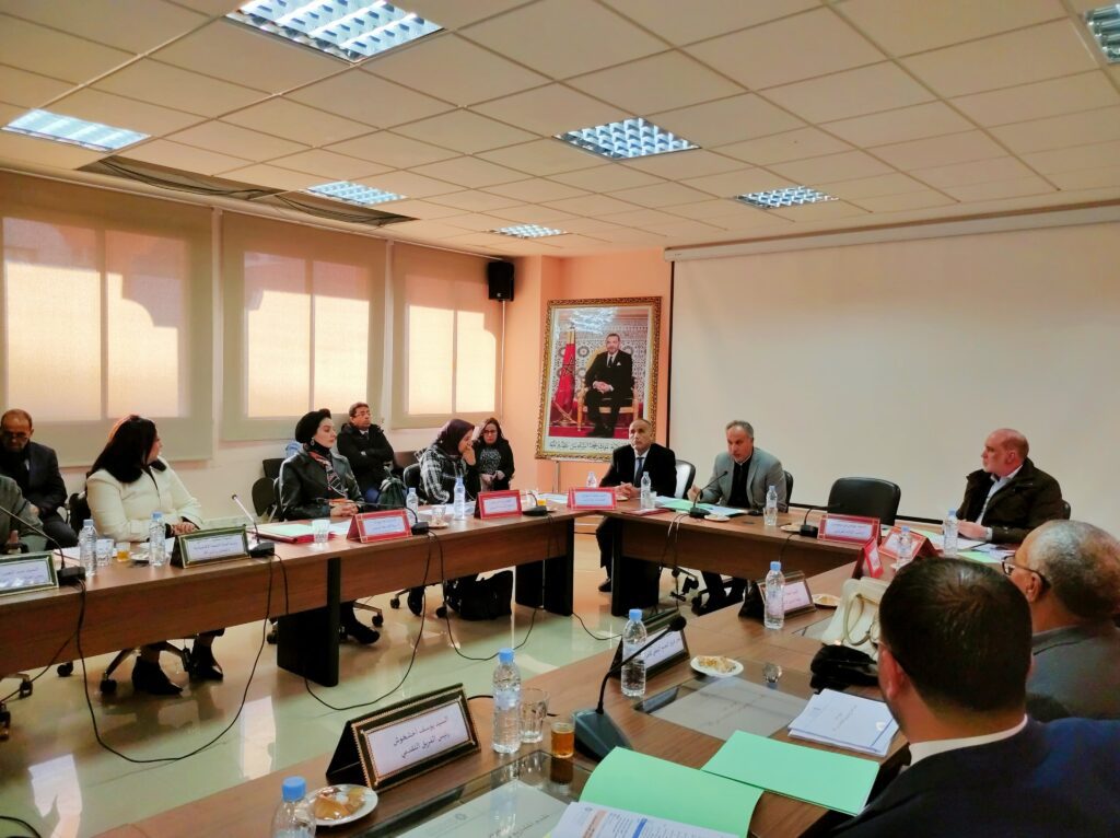 سمير كودار يعقد لقاء تواصليا مع رؤساء اللجن الدائمة ورؤساء الفرق والهيئات الاستشارية لمجلس جهة مراكش آسفي