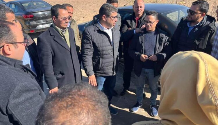 الشقيق يتفقد الطرق المزمع تعبيدها بجماعة واحة سيدي إبراهيم