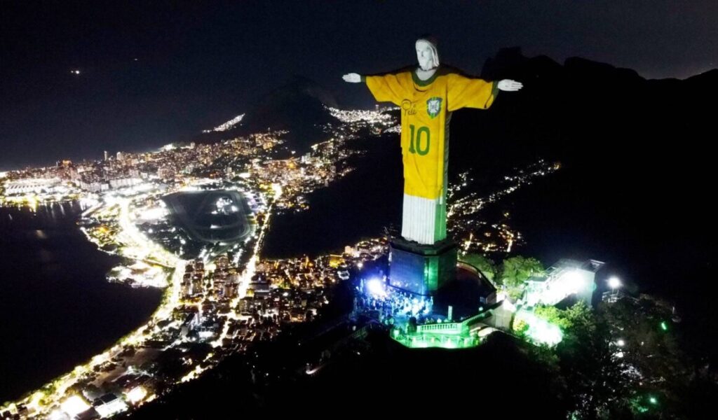 البرازيل تُحيي الذكرى الأولى لرحيل بيليه