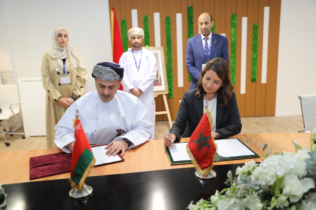 كوب 28: المغرب وسلطنة عمان يوقعان اتفاقية للتعاون في مجال البيئة والتنمية المستدامة