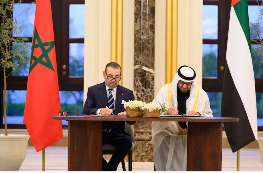 الملك ورئيس الإمارات يوقعان إعلان “نحو شراكة مبتكرة ومتجددة وراسخة”