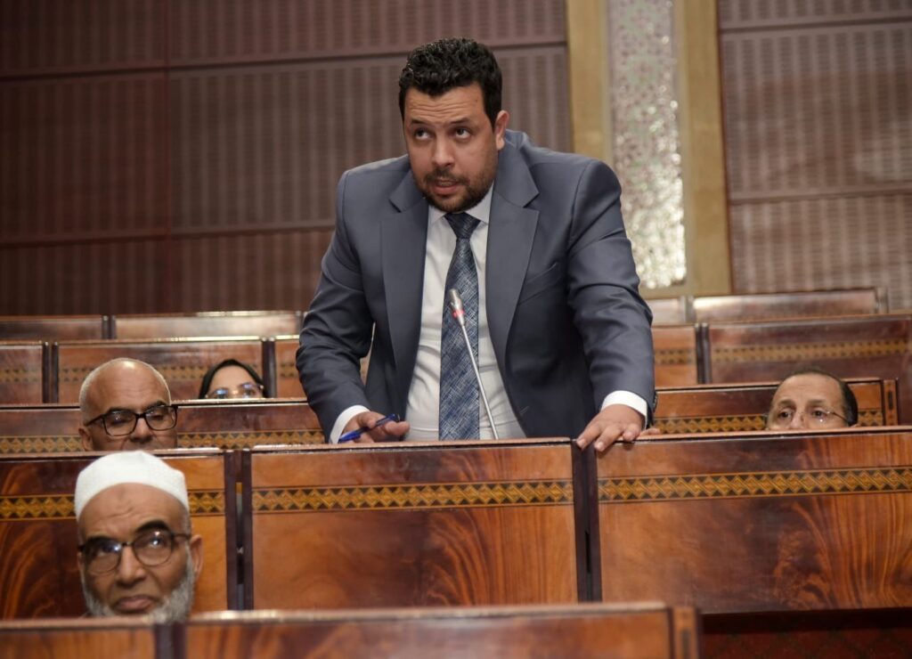 البرلماني اتكارت يشدد من قبة البرلمان على أهمية الدور الاجتماعي و التأطيري لدور الشباب