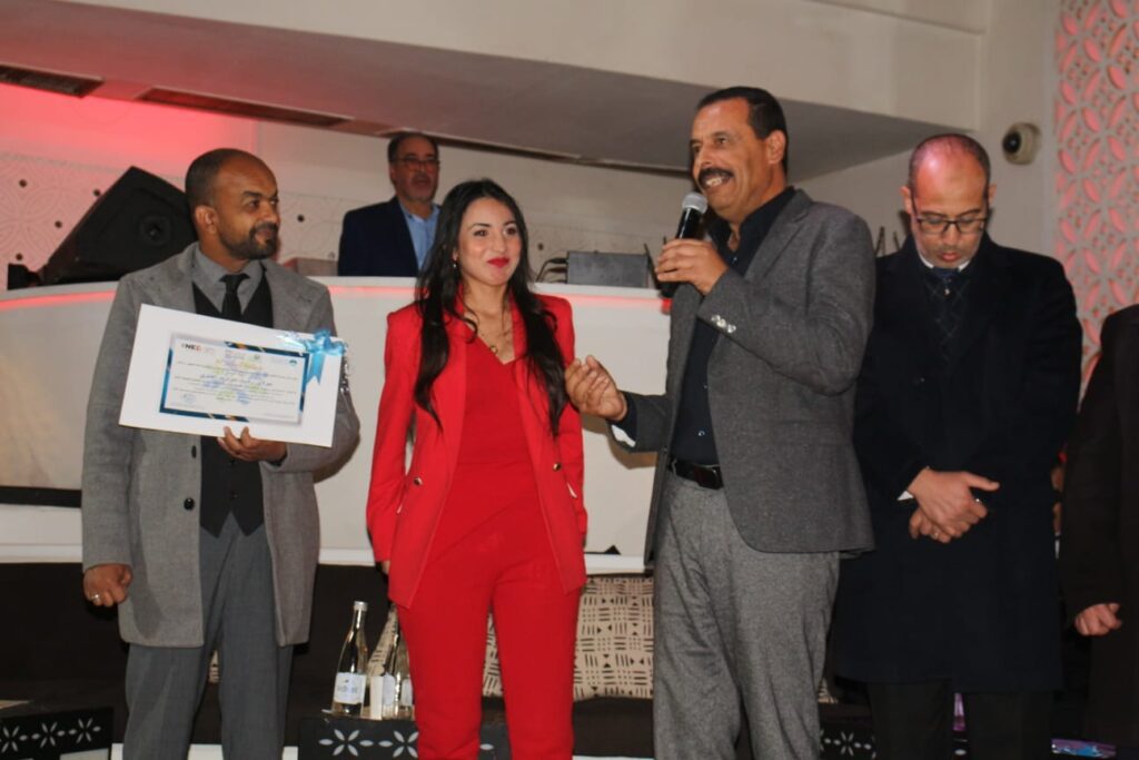 بنطلحة الأستاذ المؤسس للعيادة القانونية بالمغرب والعالم العربي: “تخرج الفوج الأول للعيادة القانونية في مجال الاستشارة القانونية التطوعية يؤكد نجاحنا في تجاوز الاختزالية النظرية في بناء الطالب الجامعي”