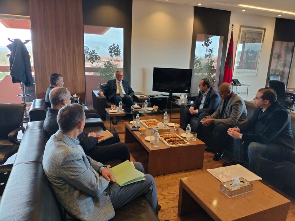 الوالي شوراق يتدارس مع ادريس حنيفة وضعية فريق الكوكب المراكشي