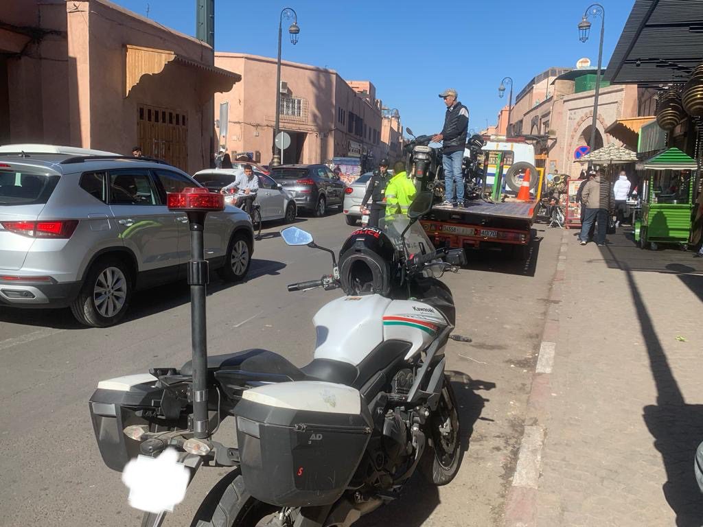 حجز عدد من الدراجات النارية والسيارات المخالفة للقانون في حملة أمنية بمراكش
