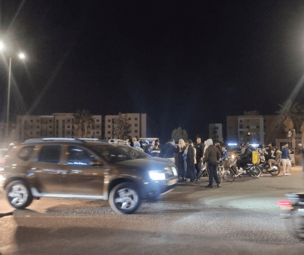 إصابة ثلاثة اشخاص في حادثة سير خطيرة بشارع كماسة