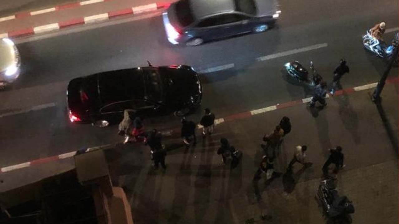 تخريب واجهة سيارة اثر عراك بين سائقين بأحد شوارع مراكش