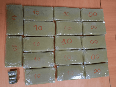 سلا..توقيف 3 أشخاص بتهم حيازة وترويج المخدرات