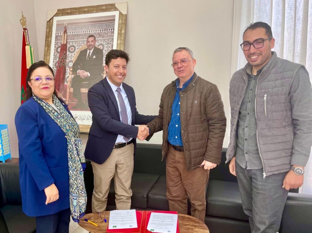 مراكش.. توقيع اتفاقية شراكة لتنظيم ملتقى عالمي حول حضارة المرابطين والموحدين في المغرب والأندلس: تاريخ وآثار ومعمار