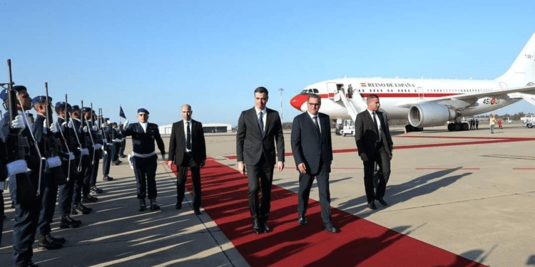 رئيس الحكومة الإسبانية يغادر الرباط بعد زيارة عمل للمملكة