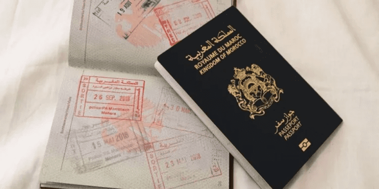 إلغاء شرط موافقة الزوج لتمكين الأم من إصدار جوازات السفر لأبنائها