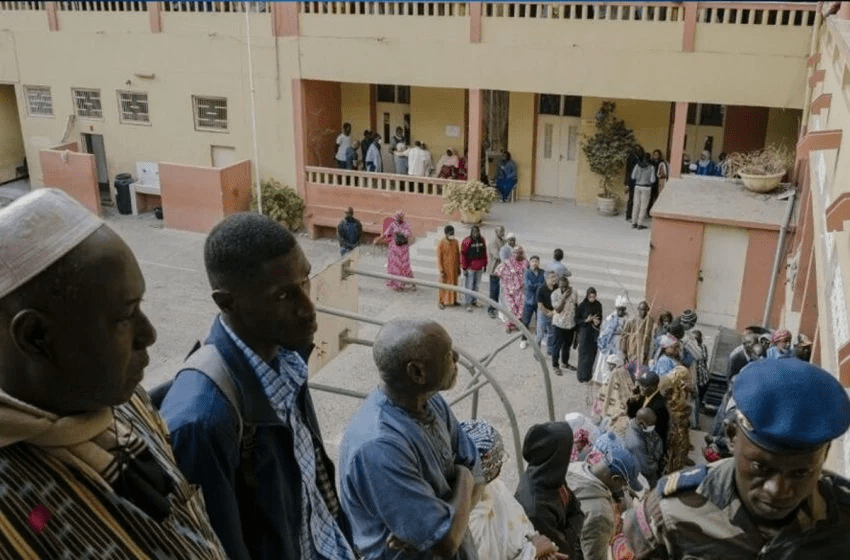 السنغال: فتح مكاتب الاقتراع برسم الانتخابات الرئاسية