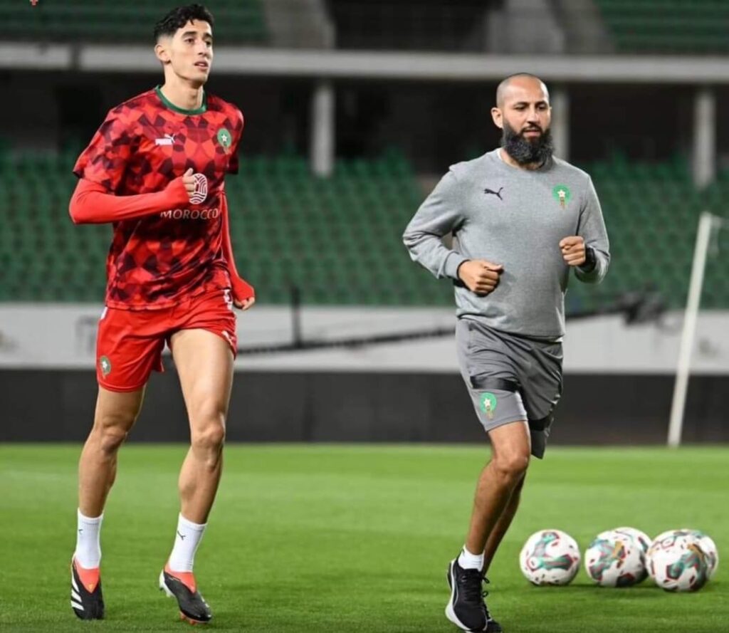 بعد الإقصاء من كأس افريقيا.. معد بدني جديد يعزز طاقم” الأسود