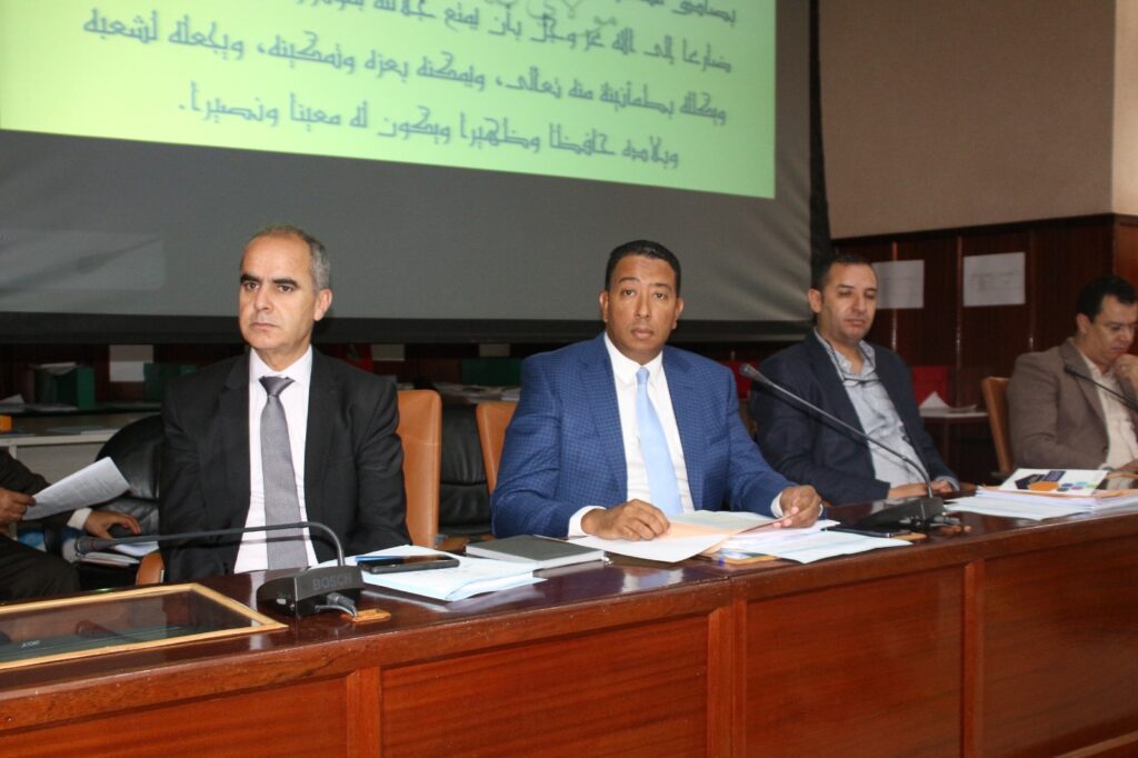 برئاسة طارق حنيش.. مجلس مجموعة الجماعات الترابية مراكش آسفي “للتوزيع” يصادق على نقط دورته الاستثنائية +فيديو وصور