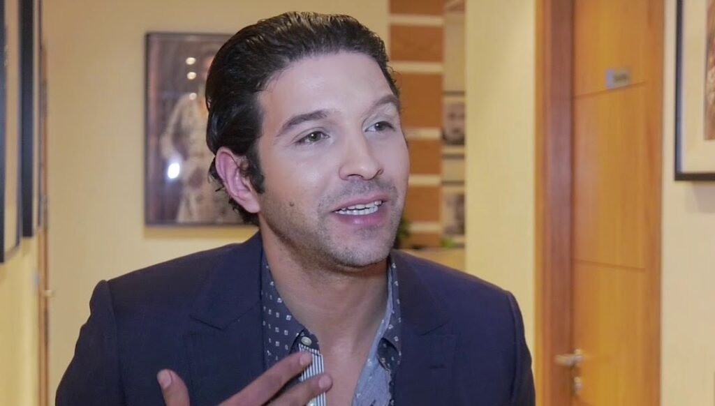 أنس الباز يثير الجدل: أعرف مؤثرة منحت 20 مليون لمخرج لإشراكها في عمل فني