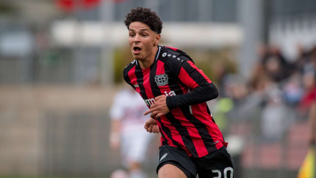 الاتحاد المغربي يواصل مساعيه لإقناع أورير موهبة ليفركوزن