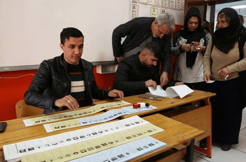 الانتخابات التركية.. تقدم مؤقت لحزب الشعب الجمهوري المعارض