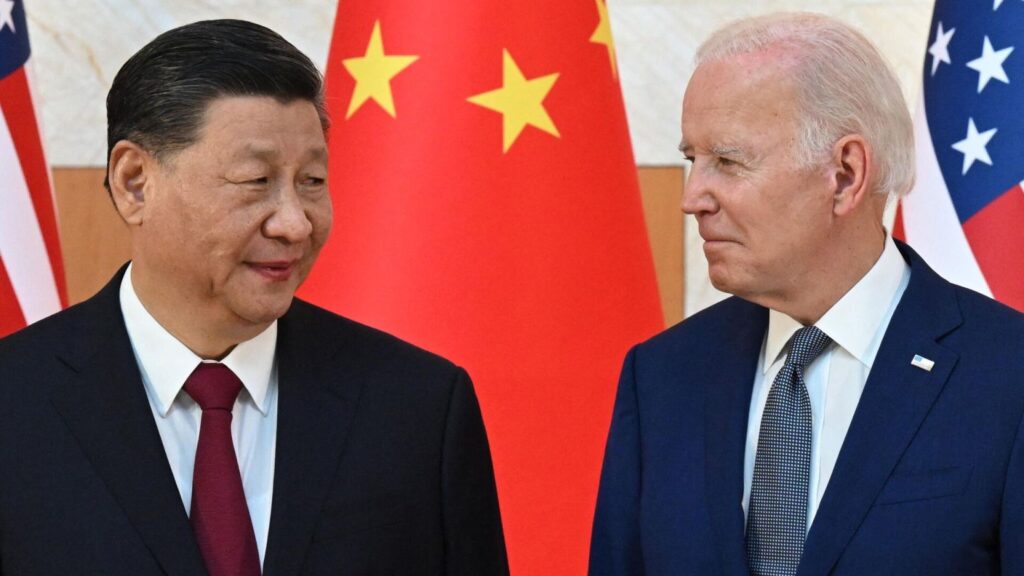 الصين.. الرئيس شي جين بينغ يجري محادثات هاتفية مع نظيره الأمريكي