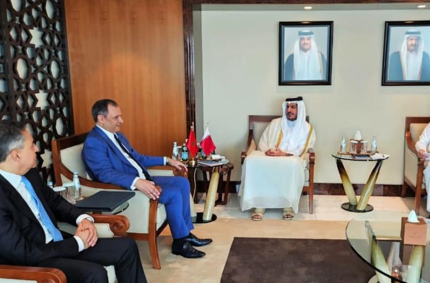 الوزير مزور يبحث بالدوحة مع نظيره القطري سبل تعزيز التعاون في مجالات التجارة والاستثمار والصناعة