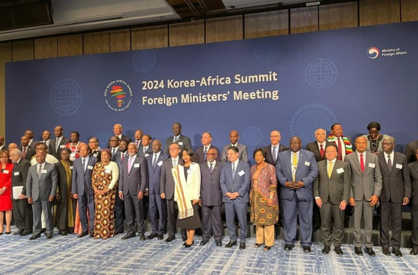 الوزير بوريطة يلتقي مع عدد من نظرائه الأفارقة بسيول على هامش الاجتماع الوزاري للقمة الكورية – الافريقية