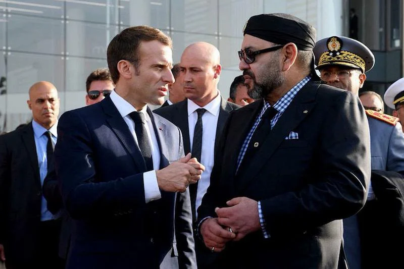 ماكرون يبلغ الملك محمد السادس بدعم فرنسا للسيادة المغربية على الصحراء