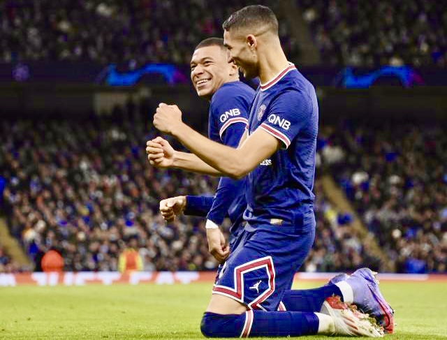 مبابي يسعى الى اعادة حكيمي لصفوف ريال مدريد