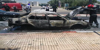 اندلاع حريق مهول في سيارة بشاطئ أكادير