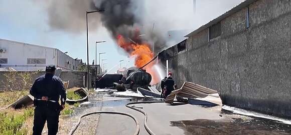 حريق مهول يأتي على سوق عشوائي لبيع الخضر ويخلف خسائر مادية فادحة