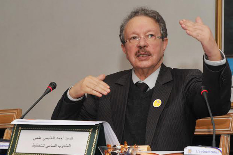 الحليمي يقوم بزيارة لمركزين لتكوين المراقبين والباحثين في الاحصاء بالداخلة