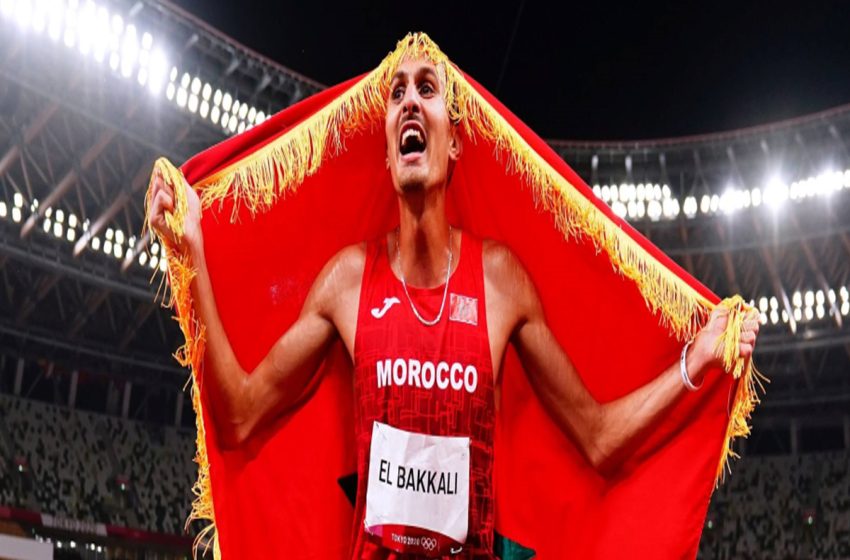 أولمبياد باريس.. سفيان البقالي يتوج بالميدالية الذهبية في سباق 3000 متر موانع