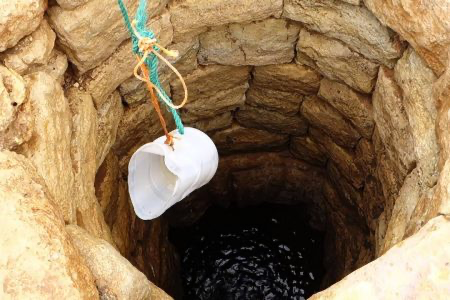 توجيهات لولاة الجهات وعمال العمالات والأقاليم لمحاربة الآبار العشوائية