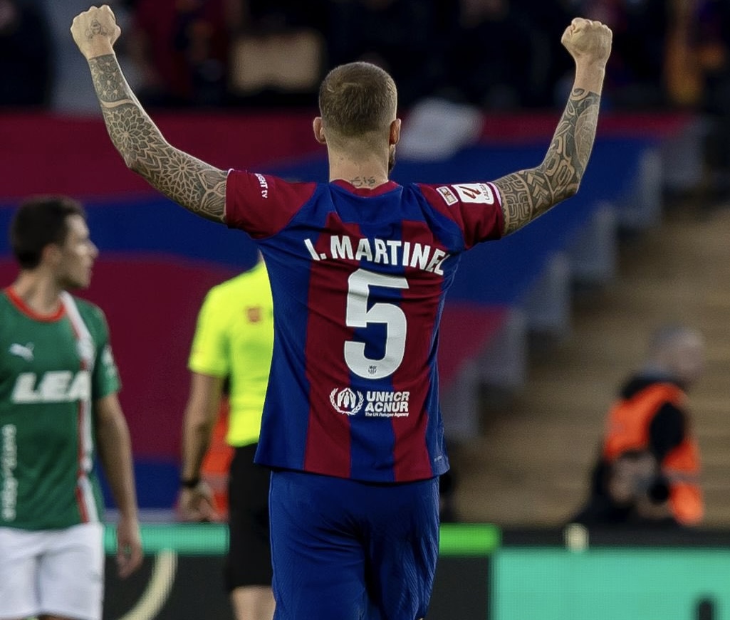 لهذا السبب نادي برشلونة يرفض بيع مدافعه إلى اتحاد جدة