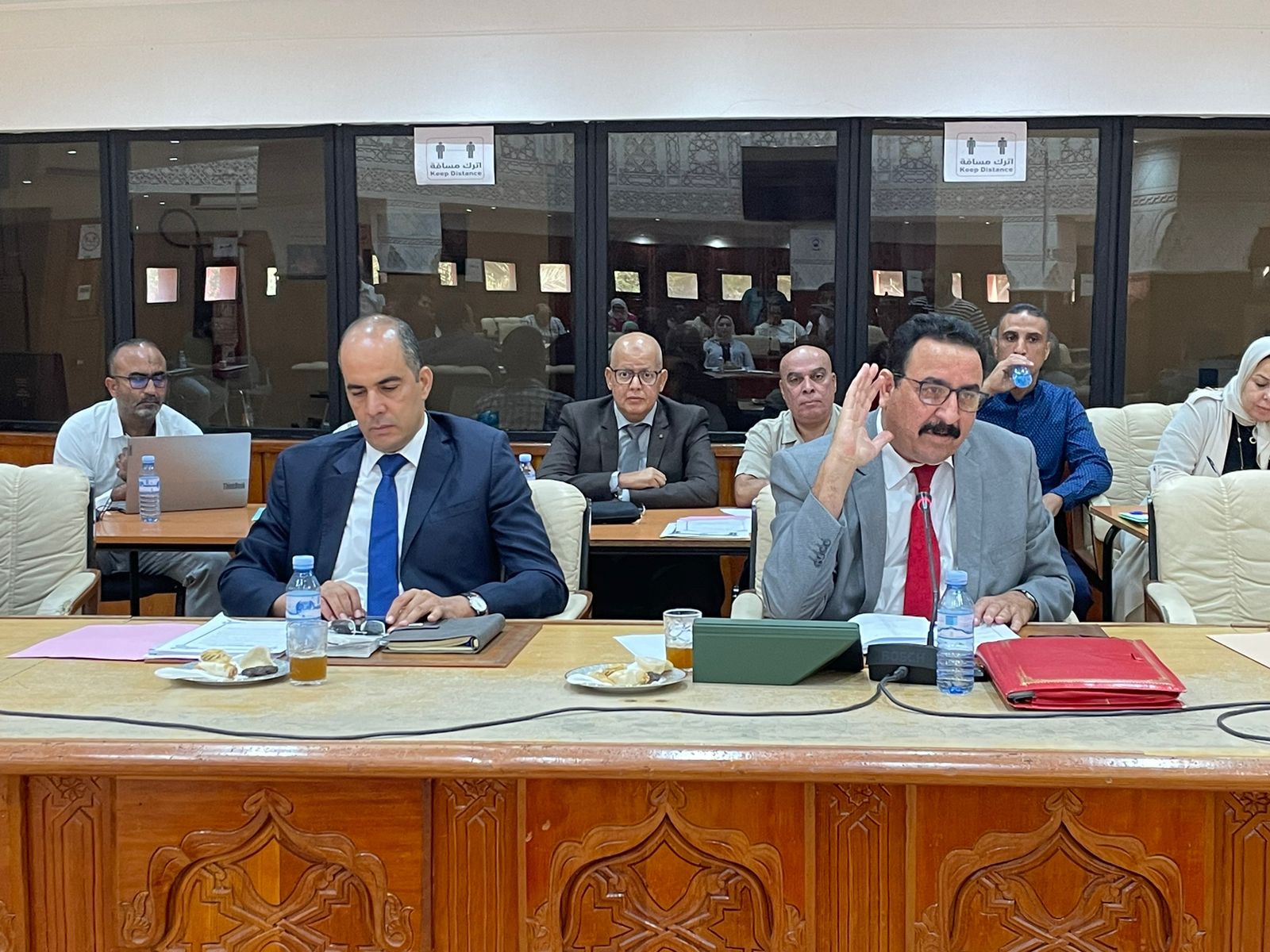 انتشار بعض الحرف المضرة والمزعجة داخل الأحياء السكنية ضمن محاور الدورة العادية لمجلس مقاطعة المنارة