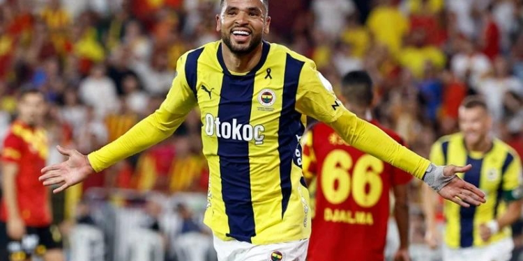 جوزيه مورينيو: يوسف النصيري لاعب رائع