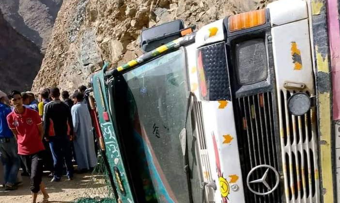 انقلاب سيارة يخلف ستة جرحى وخسائر مادية باقليم شيشاوة
