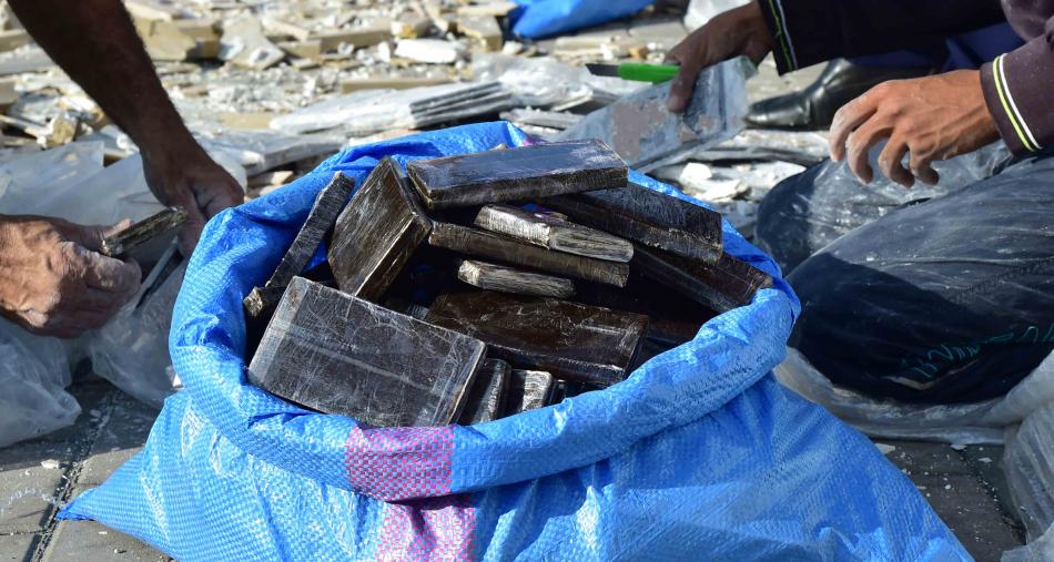 اعتقال سائق شاحنة وحجز 730 كلغ من الحشيش بميناء طنجة